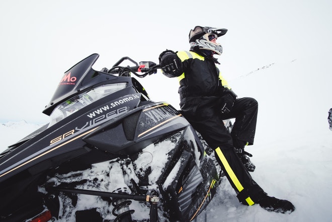 Glacier Rush – Fast pace snowmobile - SnoMo Glacier rush one hour