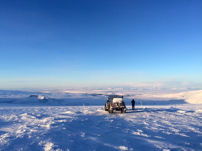 Golden Circle and Glacier Super Jeep Tour