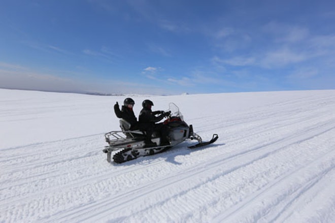 Pearl Tour Golden Circle Super jeep tour & Snowmobiling