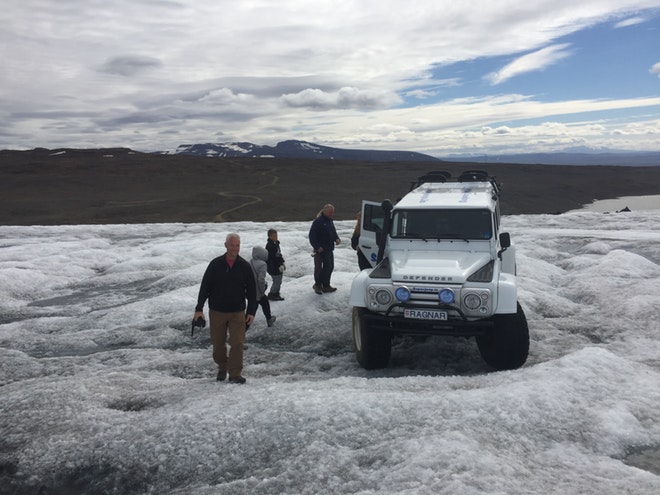 Private Luxury Golden Circle and Helicopter back to Reykjavik