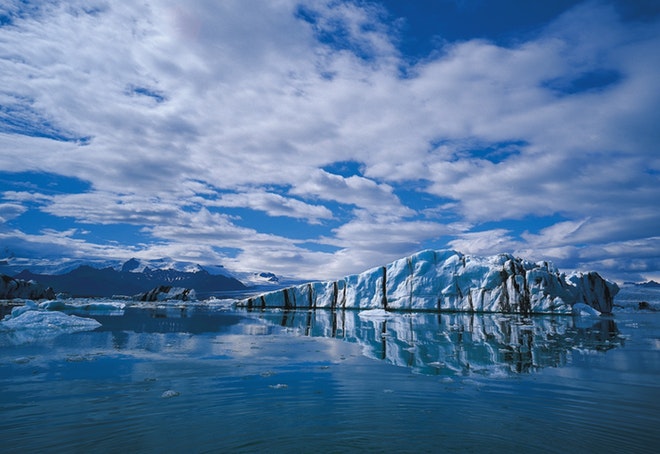 South Coast and Jokulsarlon Glacier Lagoon with Mandarin Guidance