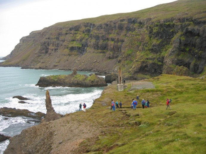 Stapavík (Stapavik) Cove