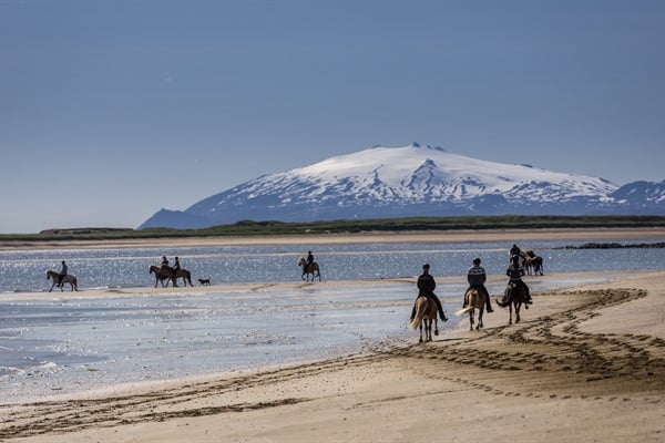 Longufjorur (Löngufjörur) Golden Sand Beach