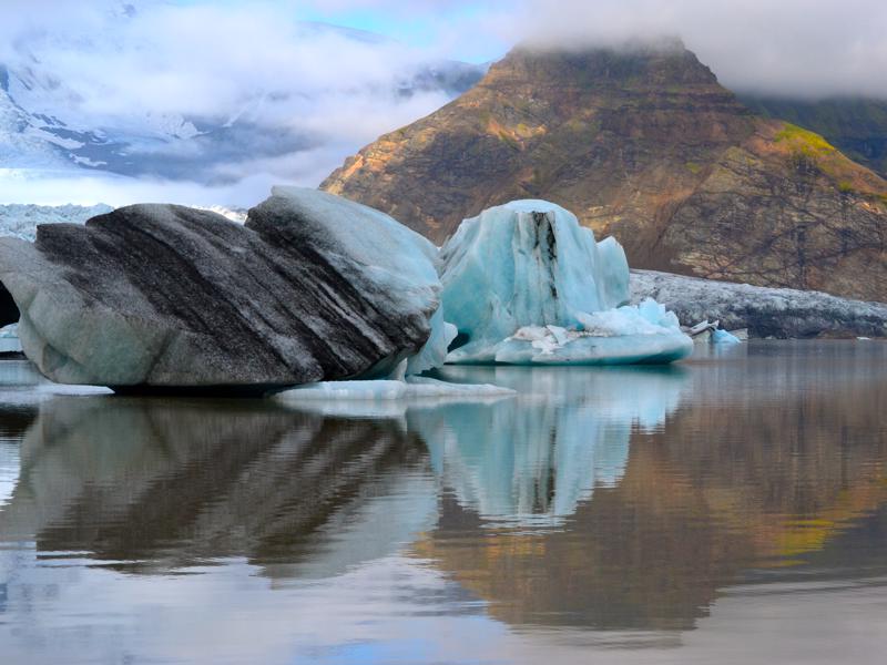 Fjallsarlon (Fjallsarlon) glacier lagoon