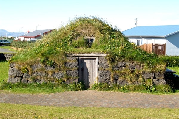 Thuridarbud Turf Hut