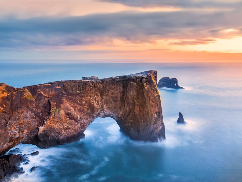 Dyrholaey (Dyrhólaey) rock arch