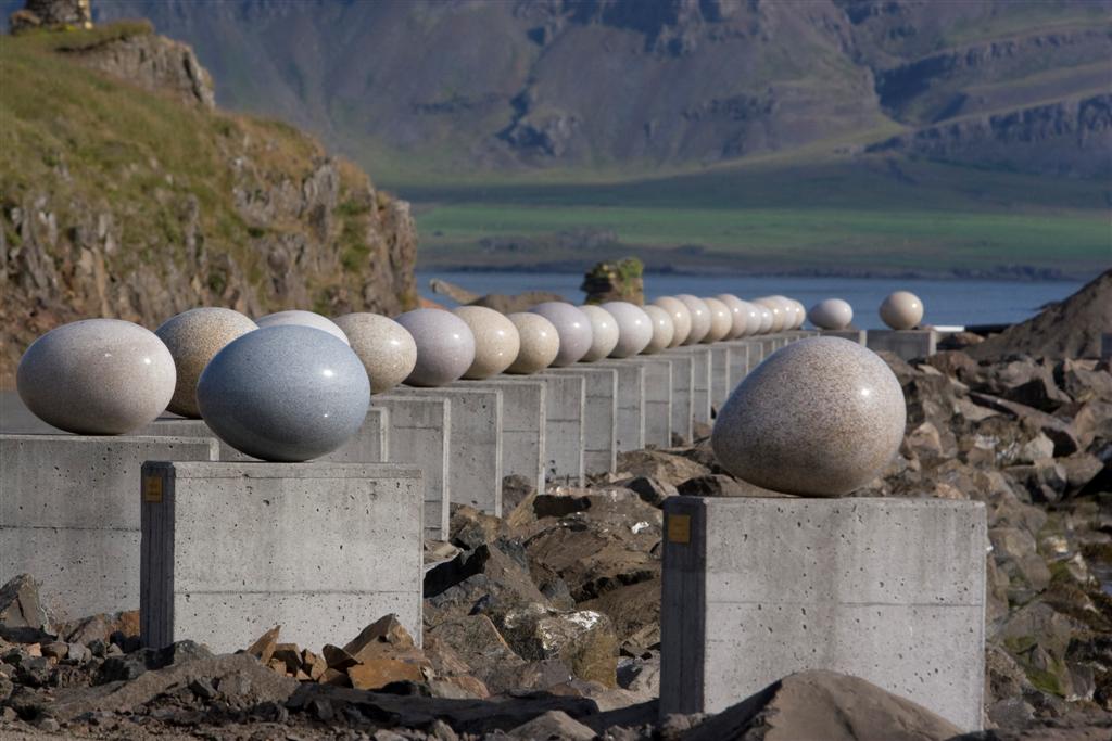 The Eggs of Gledivik Sculptures (Eggin í Gleðivík)